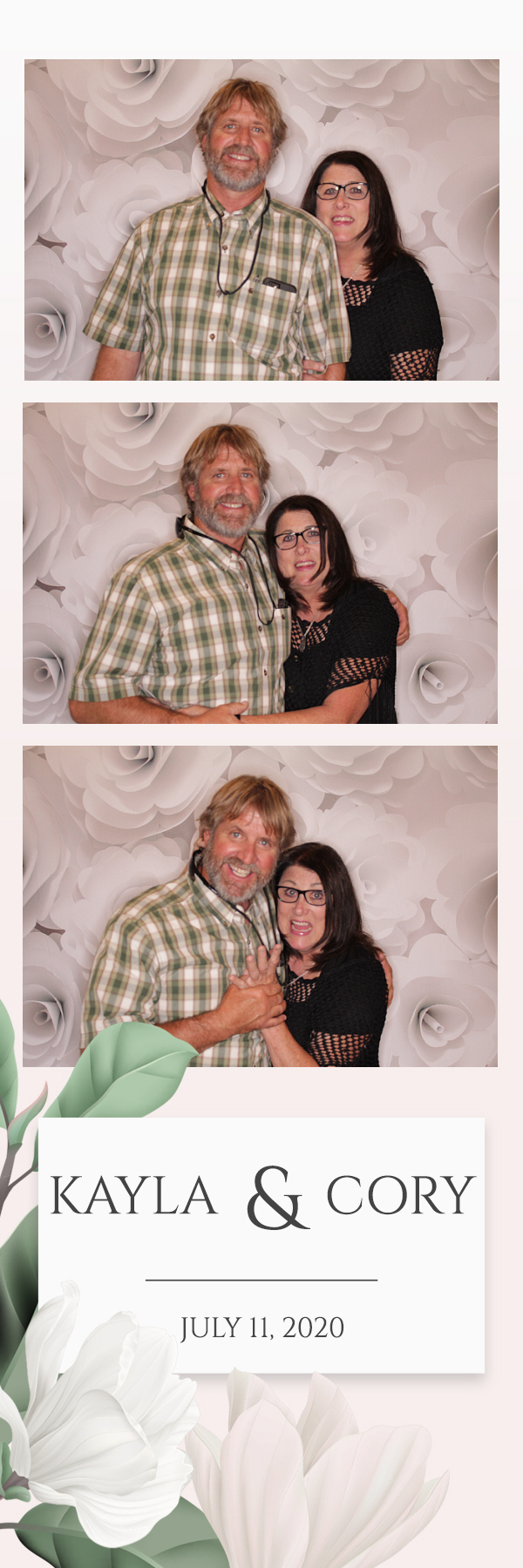 Kayla and Cory Wedding | View more photos from the event at gallery.photoboothbillings.com/u/PhotoBoothBillings/Kayla-and-Cory-Wedding
